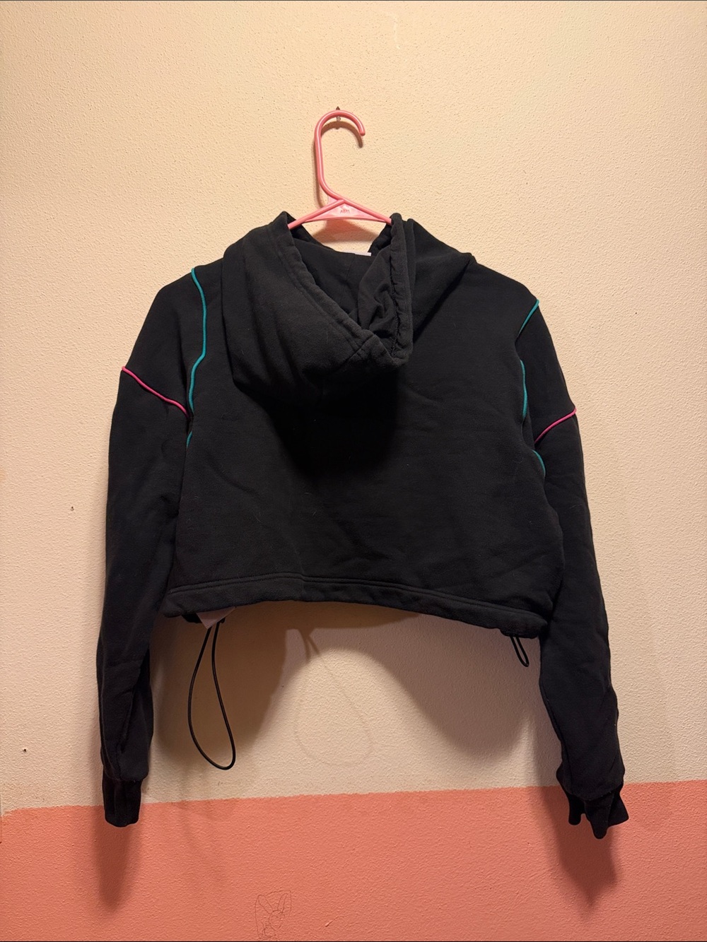 Women's Sweater Subcategory Classification - Picture 2 of 3